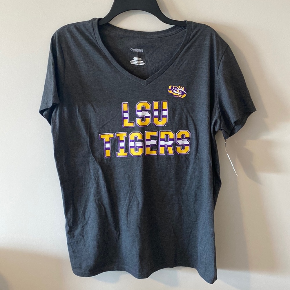 LSU V-Neck top!!! 🐯🐯🐯🐯